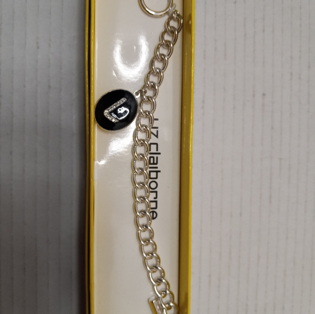 Liz Claiborne Fashionable Stylish Picture Chain Bracelet 15$
